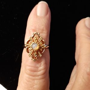 Vintage Avon goldtone filigree ring